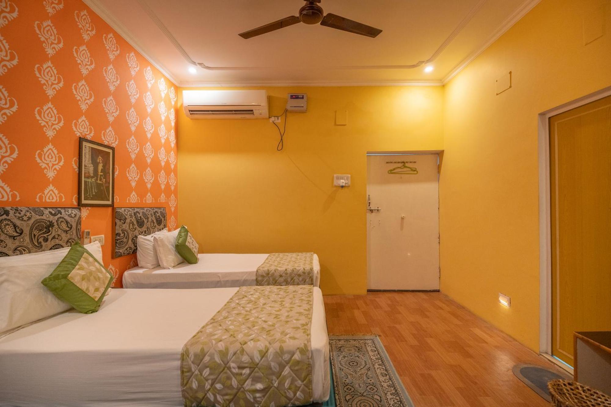 Tara Guest House Varanasi Exterior photo